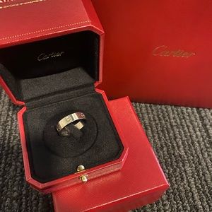 18k white gold love ring. Size 63